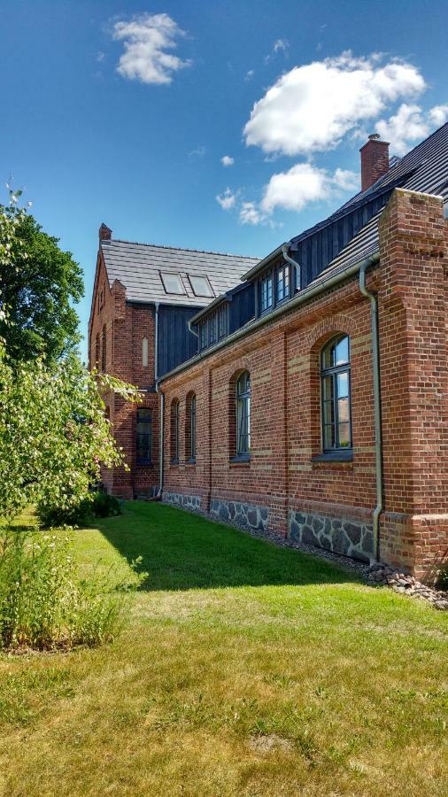 Gutshaus Altbauhof Dargun Exterior foto