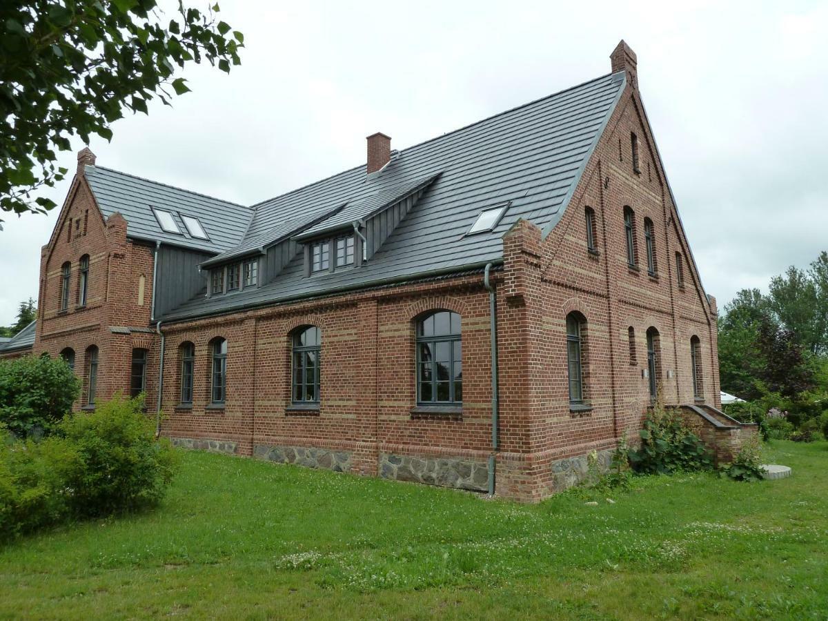 Gutshaus Altbauhof Dargun Exterior foto